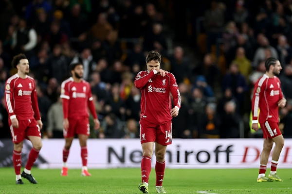 Liverpool thua bạc nhược đội bét bảng Ngoại hạng Anh