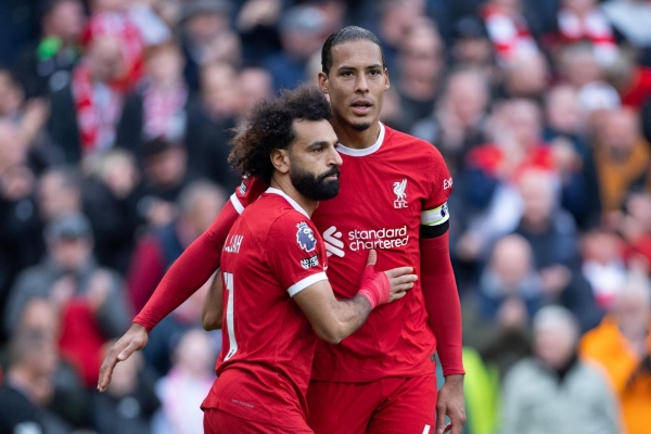 Đội bóng châu Âu gây sốc, chốt chiêu mộ Salah và đội trưởng Liverpool