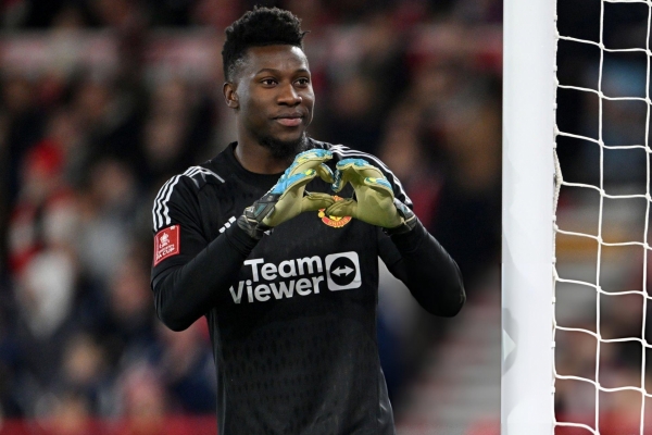 Onana ba lần hóa 'người nhện', gửi tín hiệu tới MU