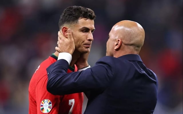 Hành động 'bất hợp pháp', Ronaldo nhận án phạt nặng từ UEFA?