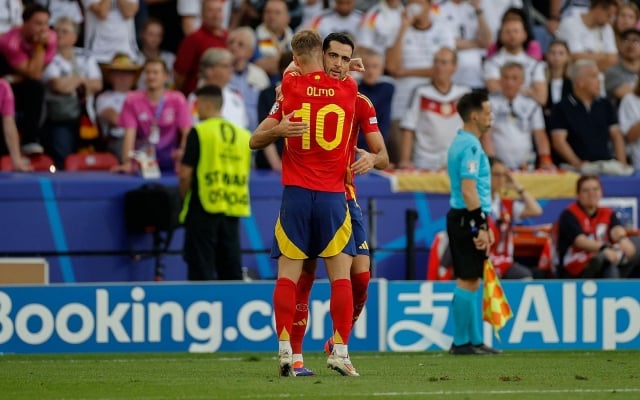 Người hùng của Tây Ban Nha khẳng định sự đoàn kết của đội bóng