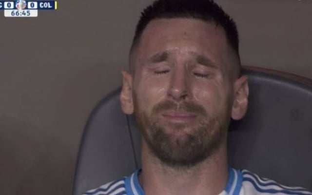 Messi bật khóc nức nở, rời sân vì chấn thương ở trận cuối tại Copa America