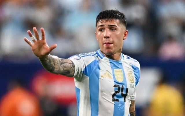 Enzo Fernandez đăng đàn xin lỗi sau scandal trên tuyển Argentina