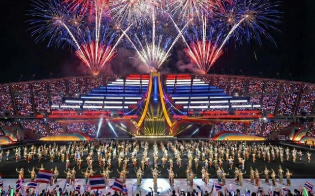 CĐV Đông Nam Á tranh cãi nảy lửa về loạt sự cố ở lễ khai mạc SEA Games 33