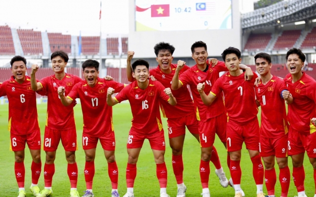 Báo Philippines đồng loạt ngả mũ trước Việt Nam khi bị loại ở bán kết