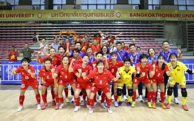 CĐV Indonesia bùng nổ cảm xúc khi gặp Việt Nam ở chung kết SEA Games