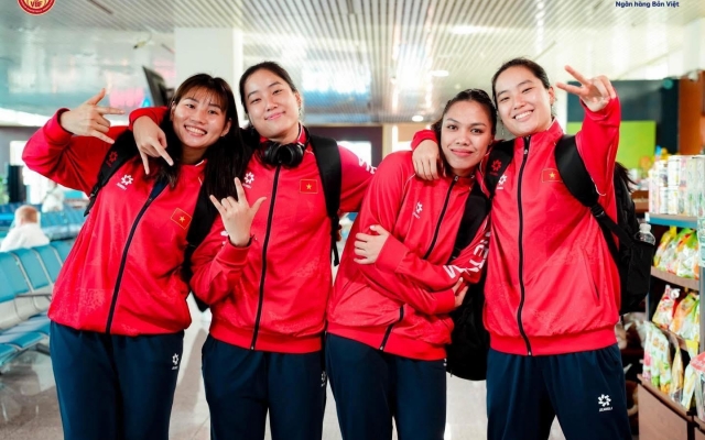 Hai cầu thủ Việt Kiều không được thi đấu, HLV ĐT Việt Nam nói gì?