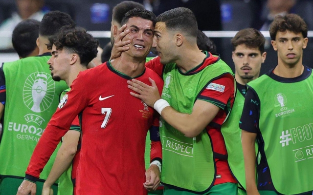 Sao Bồ Đào Nha: 'Ronaldo đang trong khoảng thời gian khó khăn'