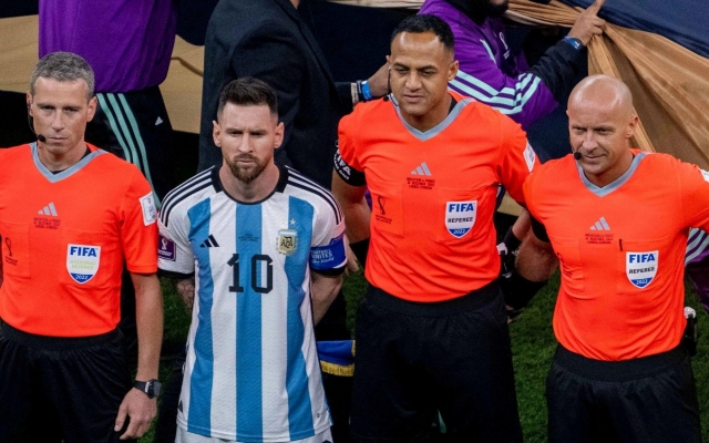 Truyền thông Anh chế giễu Argentina sau khi FIFA công bố trọng tài bán kết