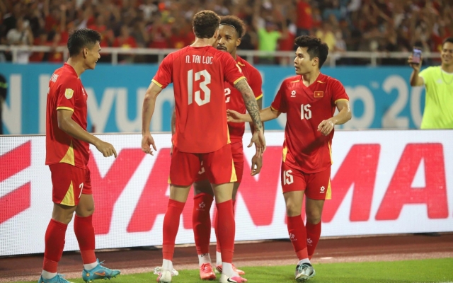 CĐV Thái Lan chỉ thẳng kết quả chung kết gặp Việt Nam tại AFF Cup