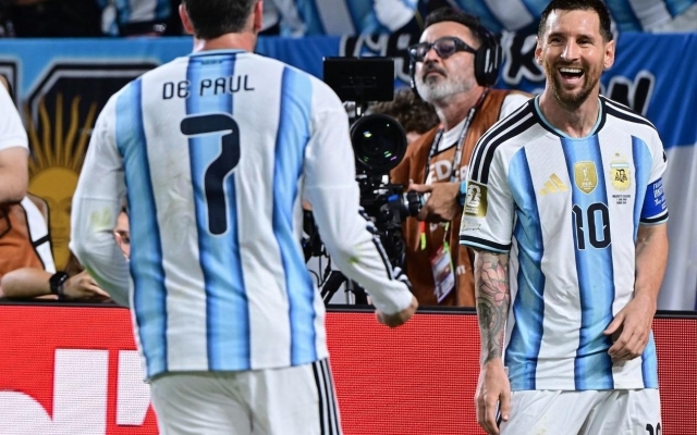 'Anh 7' lần đầu tiên làm chuyện khiến Messi cực hạnh phúc