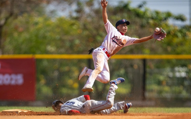 Nửa triệu USD để Việt Nam đuổi kịp Lào ở môn bóng chày