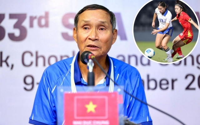 HLV Mai Đức Chung nổi giận: 'Cầu thủ nữ Việt Nam đá sai chiến thuật'
