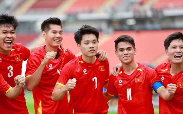 Đá quá hay, ngôi sao U22 Việt Nam liên tiếp gây sốt ở SEA Games