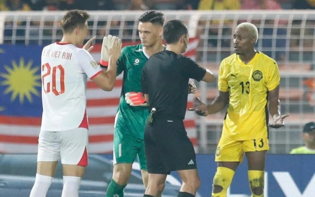 Thủ môn ĐT Việt Nam: 'VAR đã cứu tôi'