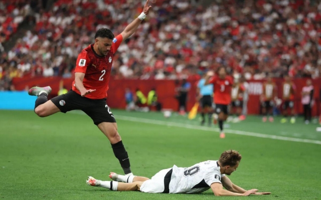 ĐỘC LẠ WORLD CUP: Đội tuyển thua đau vì chiếc quần rách
