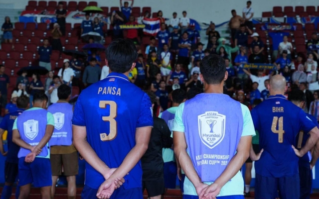 CĐV Thái Lan nổi giận dù đội nhà vào chung kết AFF Cup: 'Đá kiểu này, kiếp sau mới mơ World Cup'