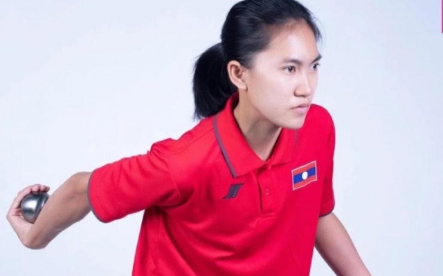 VĐV Lào gây sốt với tấm HCV ở môn bi sắt