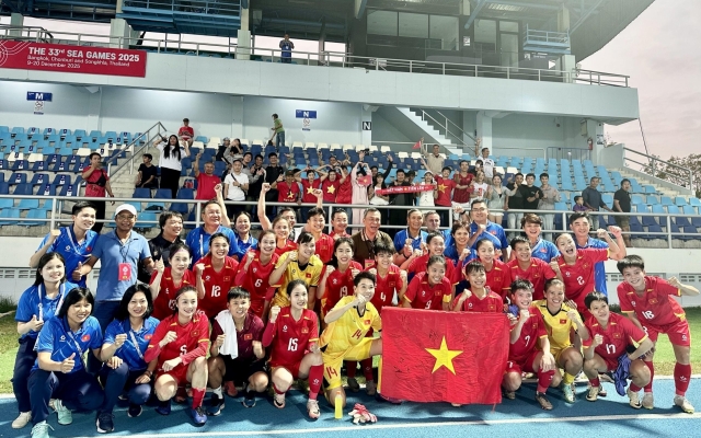 Vào bán kết, 2 đội tuyển Việt Nam nhận doping tinh thần