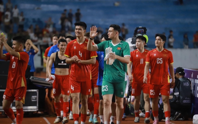 Không đá phút nào, 2 ngôi sao ĐT Việt Nam vẫn sắp đi vào lịch sử