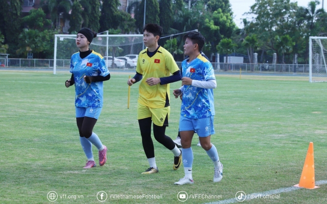 ĐT Việt Nam 'xốc' lại tinh thần sau trận thua Philippines