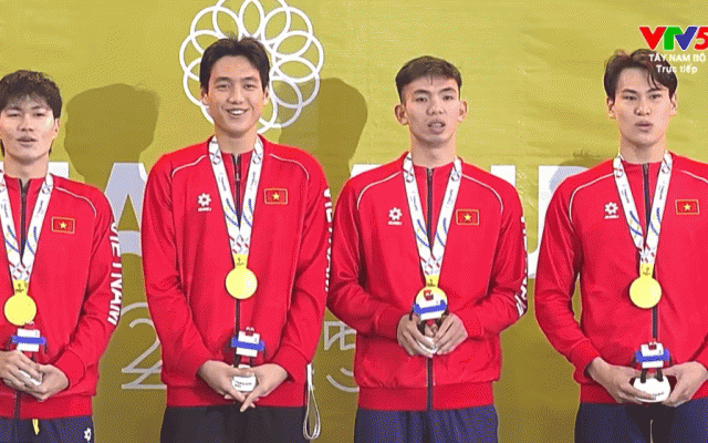 Kình ngư 17 tuổi gây sốt, ĐT bơi giành HCV quý giá cho đoàn Việt Nam