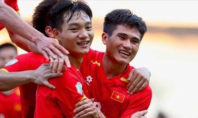 AFC yêu cầu tiền vệ U23 Việt Nam kiểm tra doping dù không đá phút nào