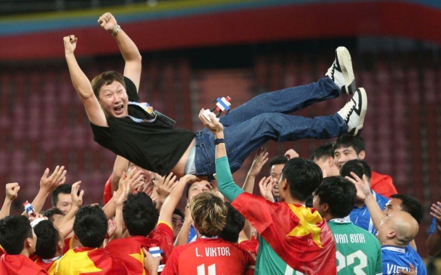 Truyền thông Indonesia nói điều bất ngờ khi HLV Kim Sang Sik không nhận HCV