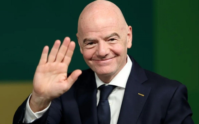 Chủ tịch FIFA phá vỡ im lặng sau trận Argentina thua Tây Ban Nha