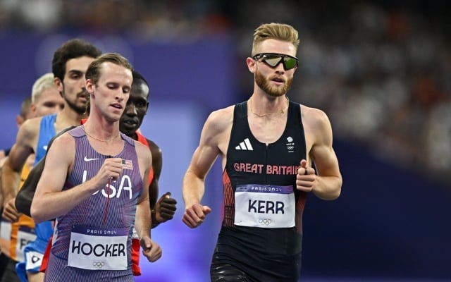 VĐV đoàn thể thao Anh tiết lộ lý do đeo kính râm đường chạy 1500m