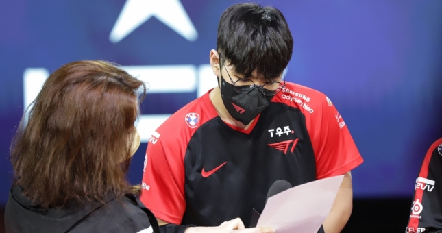 T1 Oner bị chỉ trích vì lợi dụng lỗi game trong trận đấu, LCK chính thức lên tiếng