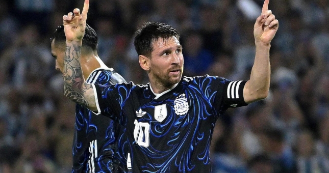 Messi lập cột mốc lịch sử tại Argentina