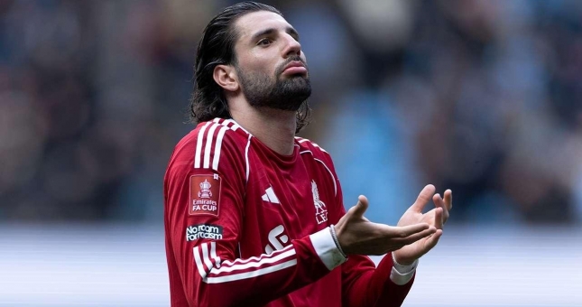 Sao Liverpool gây lo lắng với phát biểu về hợp đồng