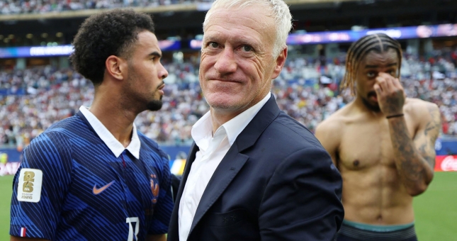 Người Pháp cảm ơn Deschamps, ông đáp lại bằng câu xúc động