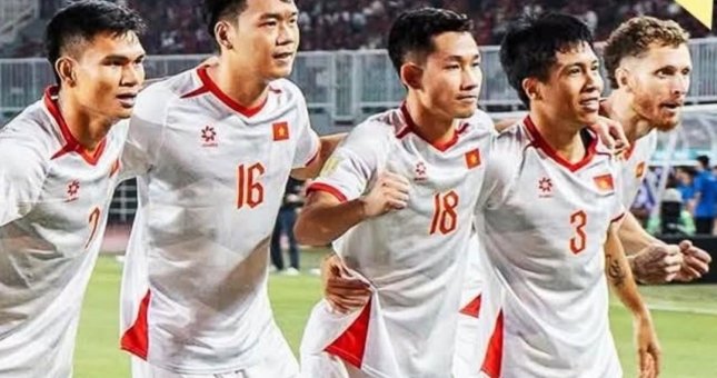 Báo Hàn ca ngợi HLV Kim Sang-sik sau kỳ tích lịch sử cùng tuyển Việt Nam