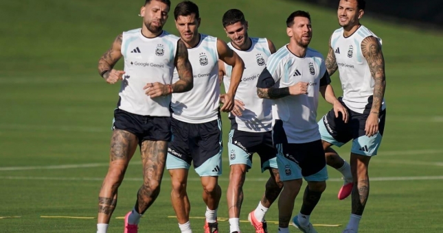 Sau Messi, hàng loạt công thần Argentina cân nhắc rời đội tuyển