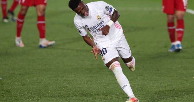 Liverpool 'tắt điện' trước Real Madrid