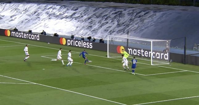 Timo Werner 'chân gỗ' khó tin ở cự ly 5 mét