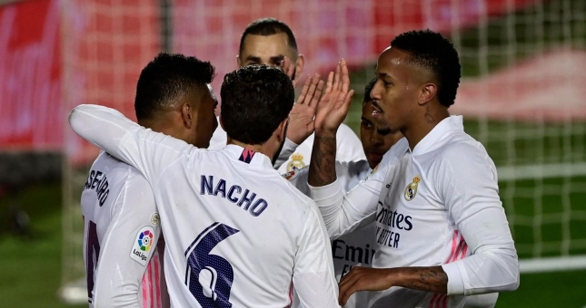 Real Madrid tạo khoảng cách 3 điểm với Barca