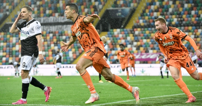 VIDEO: Ronaldo 'gánh còng lưng', Juve lội ngược dòng trong 10 phút cuối