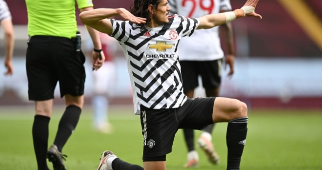 Ngược dòng bùng nổ, MU gieo sầu cho Man City