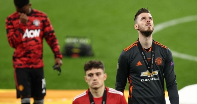Nửa thập kỷ không cản được penalty, De Gea báo hại MU