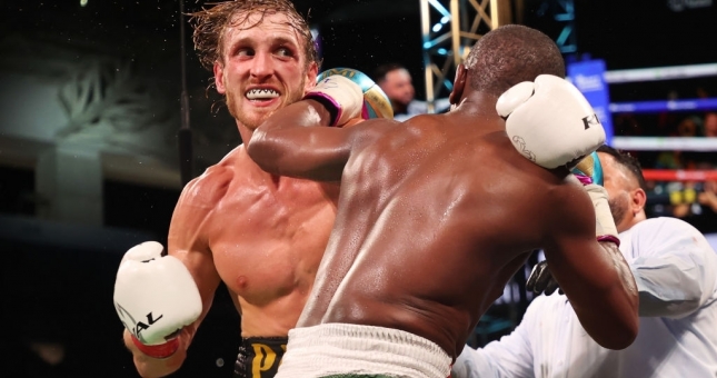 Vừa đánh vừa khiêu khích, YouTuber không thua trước độc cô cầu bại Mayweather