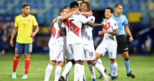 Video bàn thắng Colombia 1-2 Peru: Sao Everton phản lưới nhà