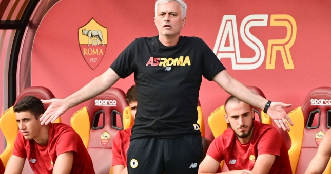 HLV Mourinho khởi đầu như mơ tại Roma với chiến thắng 10-0