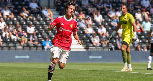 Vừa ghi bàn, sao MU đã chuẩn bị phải khăn gói rời Old Trafford