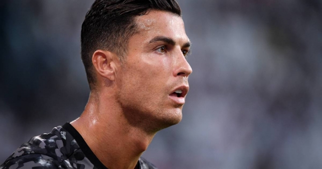 Người trong cuộc lên tiếng, Ronaldo trở thành món hàng ế trên TTCN