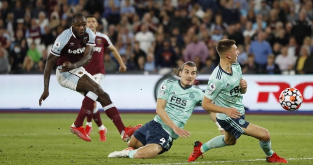 Hủy diệt Leicester, West Ham vươn lên dẫn đầu Ngoại hạng Anh