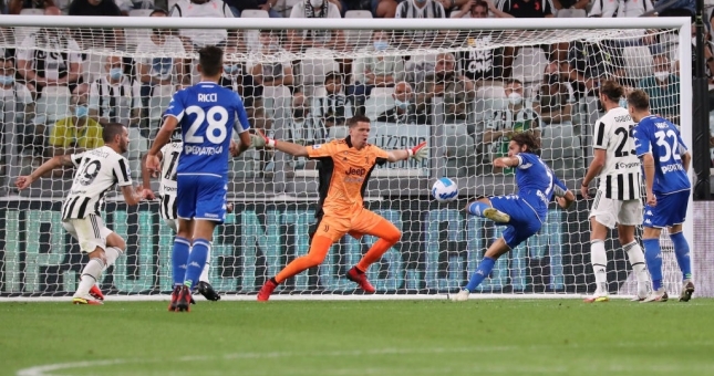 Mất Ronaldo, Juventus thua sốc đội mới lên hạng