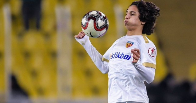 Đánh bại Real và PSG, Barca chiêu mộ thành công 'Messi mới'